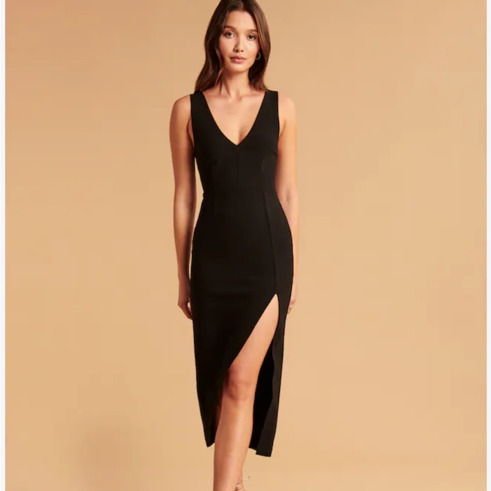 Abercrombie & Fitch - Plunge Neck MIDI Dress. - US SMALL / Reg length - black